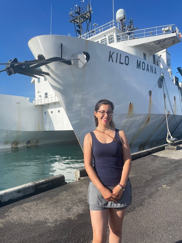 Thalia in front of the Kilo Moana